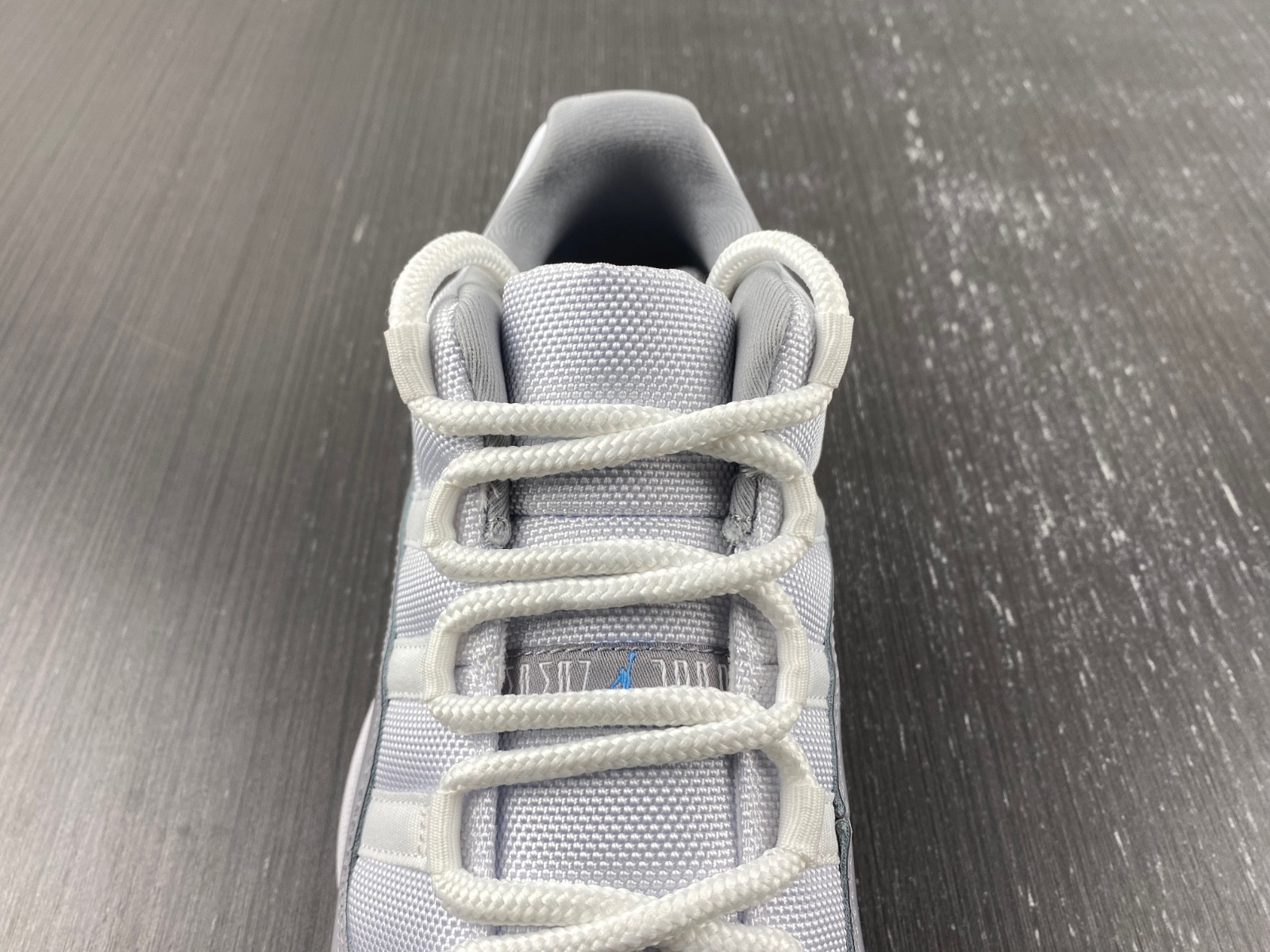 air jordan 11 low cement grey av2187-140