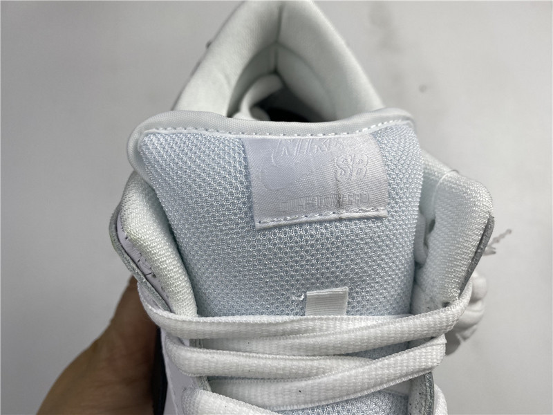 nike dunk sb low “yin yang” 313170-023