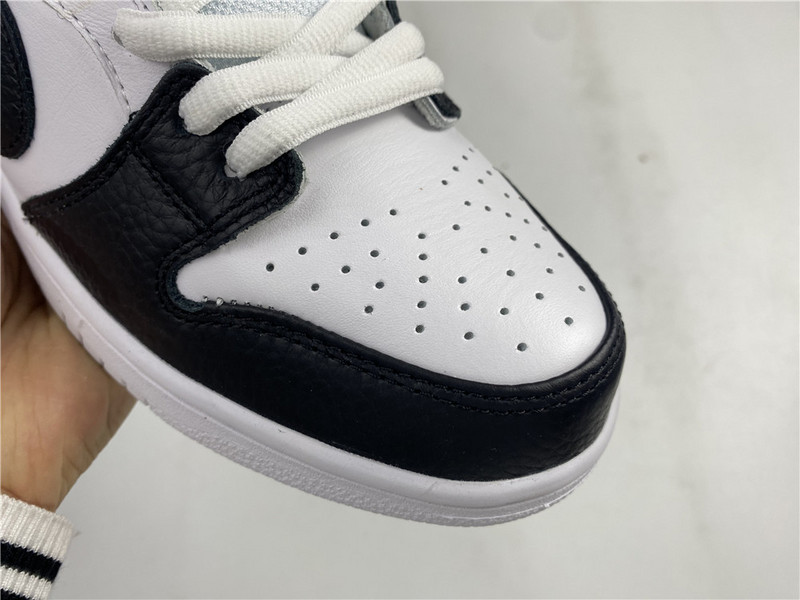 nike dunk sb low “yin yang” 313170-023