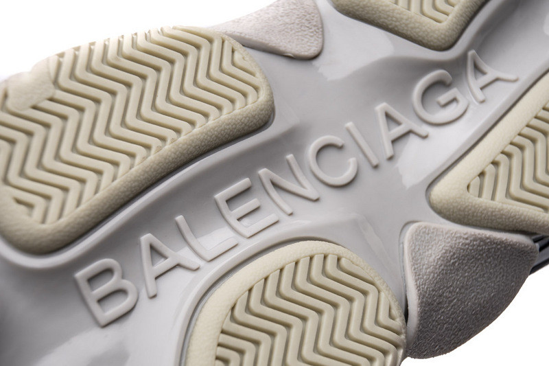 Ba*len*cia*ga triple s grey/red