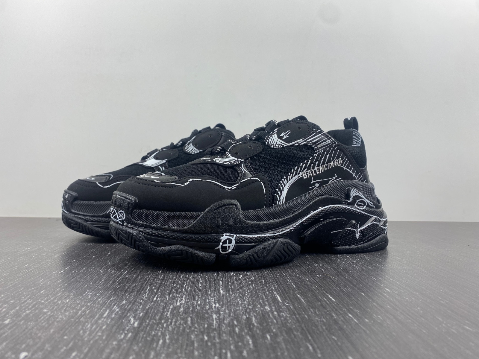 Ba*len*cia*ga triple s sketch black