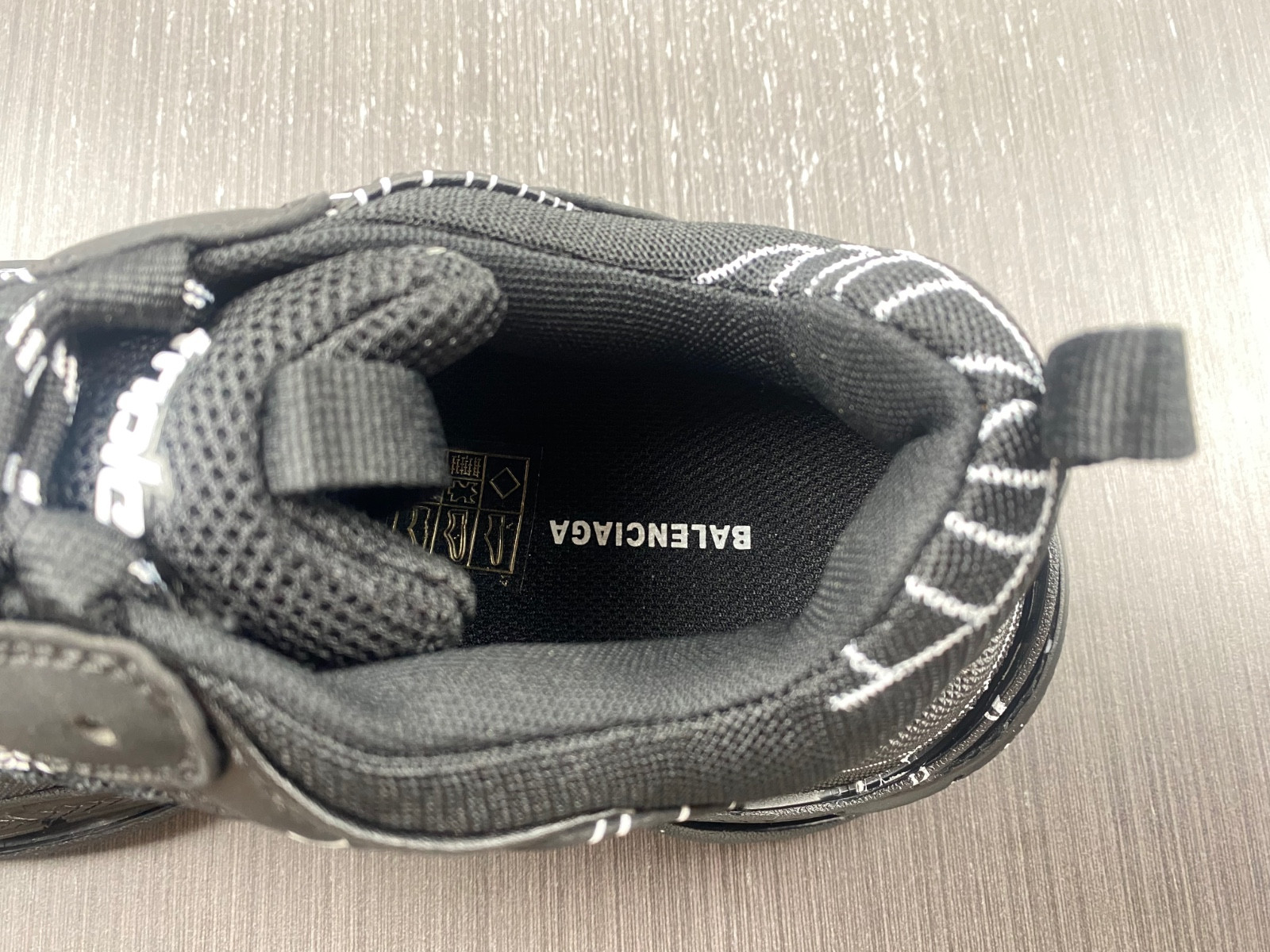 Ba*len*cia*ga triple s sketch black