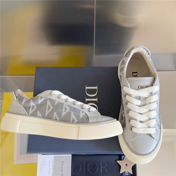 D*or b33 sneaker
